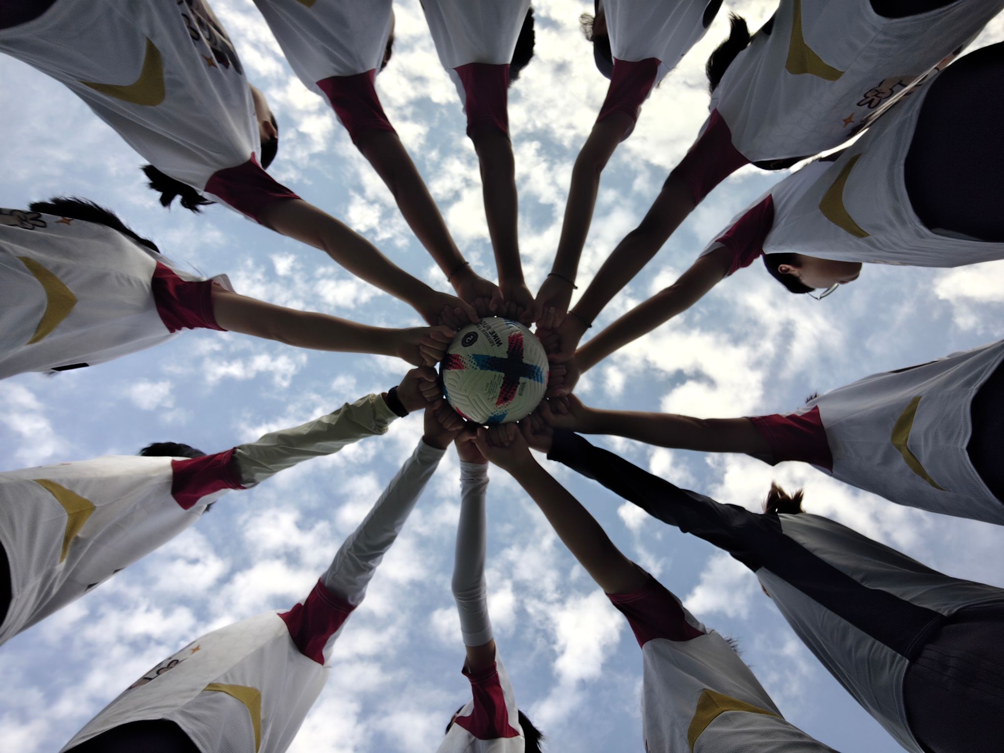 关于U-女足队在国际赛事中获得冠军殊荣的信息 关于U-女足队在国际赛事中获得冠军殊荣的信息