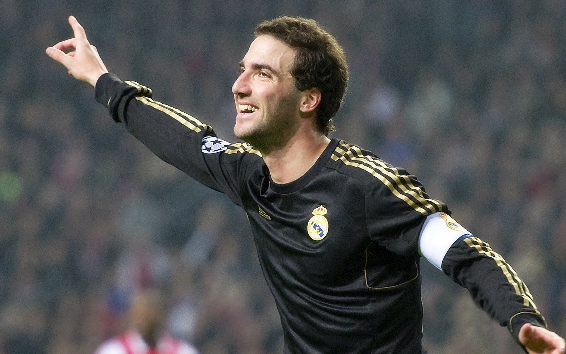 巅峰对决,加拿大险胜玻利维亚,卡塞米罗刷新美洲杯纪录